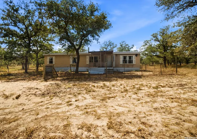 Photo 3 of Single family home for sale at 100 Sandy Oak Ln, Stockdale, TX 78160 | MLS# 2014069 | Listing updated on 2026-09-14