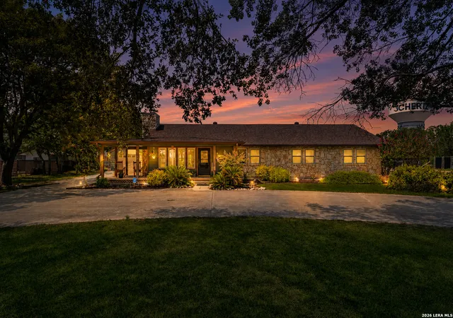 Photo 2 of Single family home for sale at 1033 E Live Oak, Schertz, TX 78154 | MLS# 2014074 | Listing updated on 2026-09-19