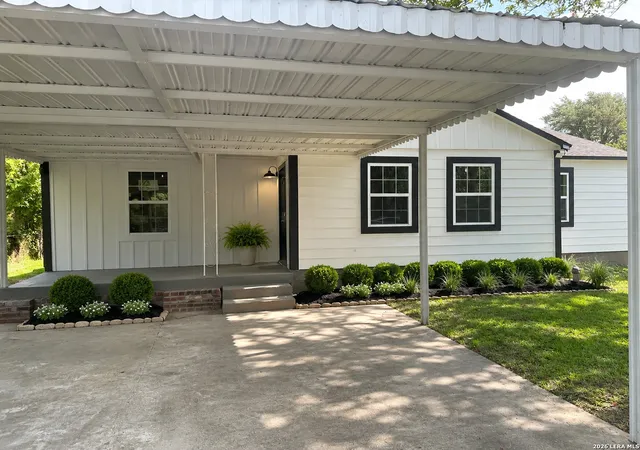 Single family home for sale at 7911 Carolwood Dr, Houston, TX 77028 | MLS# 2014084