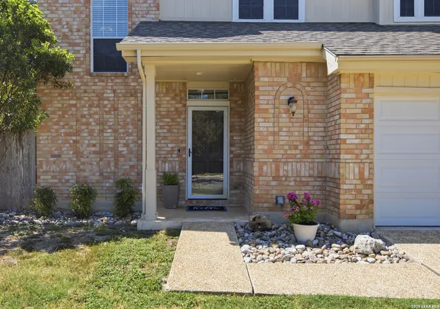 Photo 3 of Single family home for sale at 14235 Red Maple Wood, San Antonio, TX 78249 | MLS# 2014087 | Listing updated on 2026-09-19