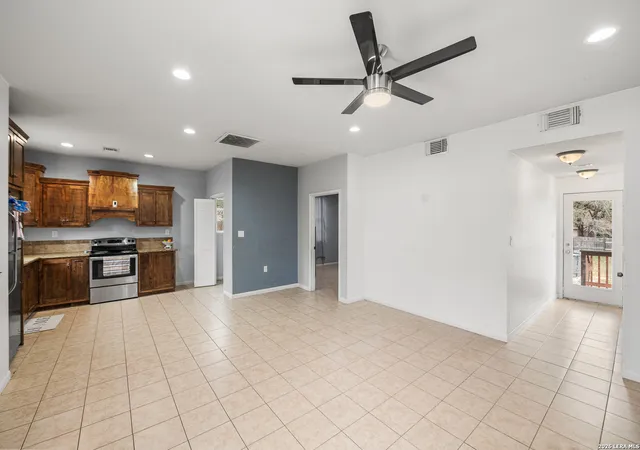 Photo 3 of Single family home for sale at 22914 Skila Dr, Elmendorf, TX 78112 | MLS# 2014090 | Listing updated on 2026-09-15