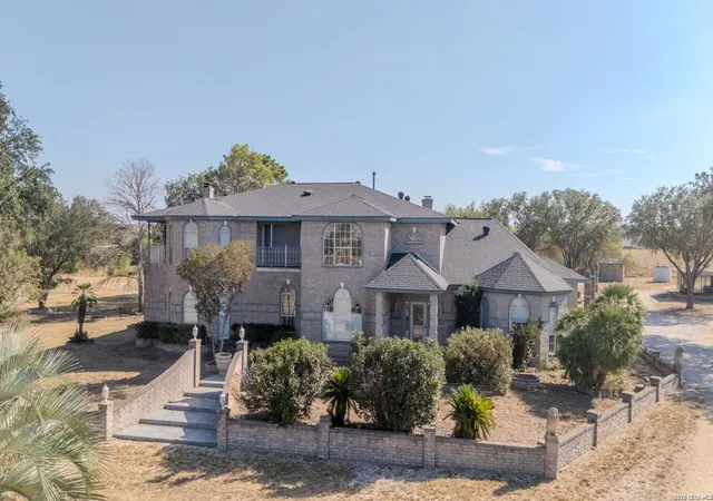 Photo 2 of Single family home for sale at 5280 Smith Rd, Von Ormy, TX 78073 | MLS# 2014091 | Listing updated on 2026-09-14
