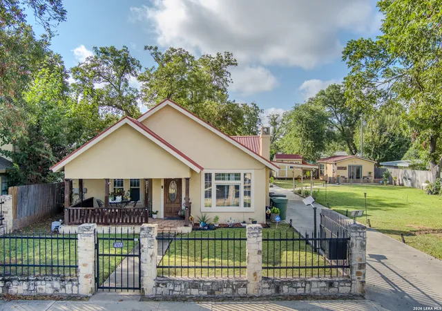 Photo 1 of Single family home for sale at 213 Minter St, Uvalde, TX 78801 | MLS# 2014104 | Listing updated on 2026-09-22