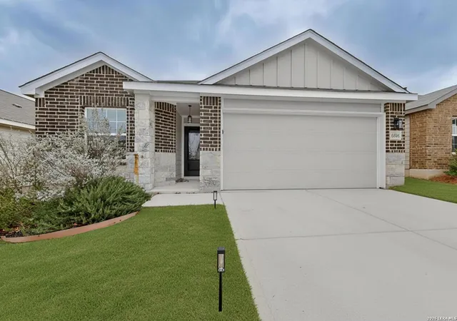 Photo 2 of Single family home for sale at 6806 Bale Rdg, San Antonio, TX 78252 | MLS# 2014106 | Listing updated on 2026-10-21