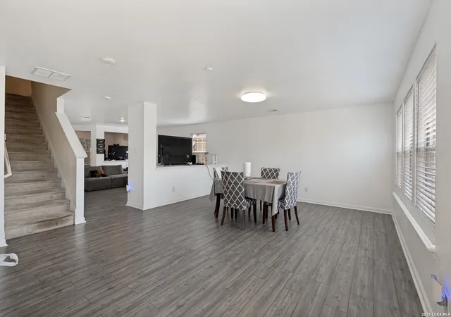 Photo 4 of Single family home for sale at 652 Cherokee Blvd, New Braunfels, TX 78132 | MLS# 2014110 | Listing updated on 2026-09-14
