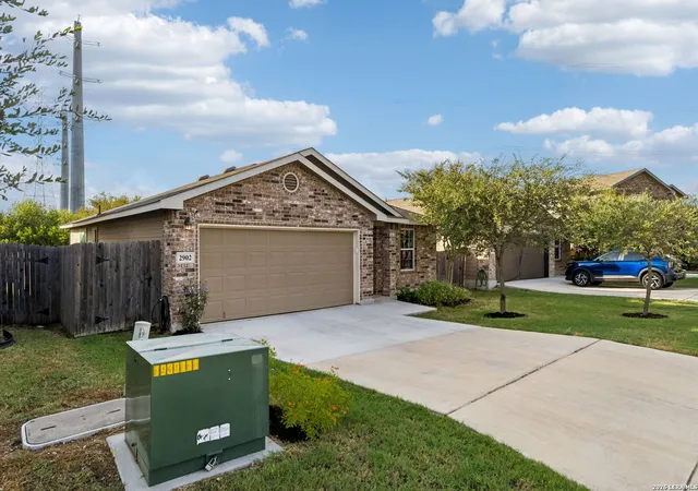 Photo 3 of Single family home for sale at 2902 Lindenwood Run, San Antonio, TX 78245 | MLS# 2014121 | Listing updated on 2026-09-14