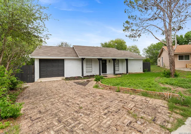 Photo 1 of Single family home for sale at 11915 Los Cerros St, San Antonio, TX 78233 | MLS# 2014133 | Listing updated on 2026-09-14