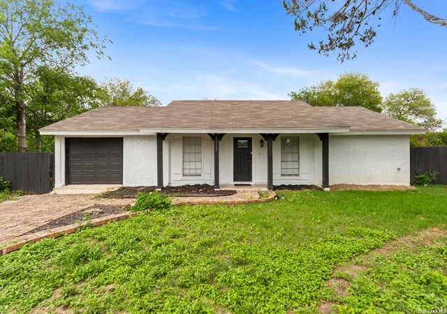 Photo 2 of Single family home for sale at 11915 Los Cerros St, San Antonio, TX 78233 | MLS# 2014133 | Listing updated on 2026-09-14