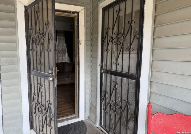 Photo 3 of Single family home for sale at 2907 Morales St, San Antonio, TX 78207 | MLS# 2014142 | Listing updated on 2026-09-14