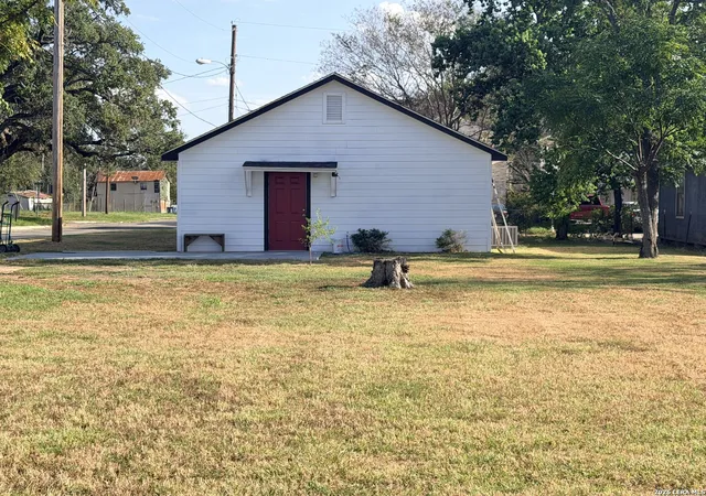 Photo 2 of Single family home for sale at 539 Waco St, Pleasanton, TX 78064 | MLS# 2014143 | Listing updated on 2026-09-14