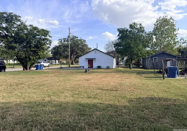 Photo 3 of Single family home for sale at 539 Waco St, Pleasanton, TX 78064 | MLS# 2014143 | Listing updated on 2026-09-14