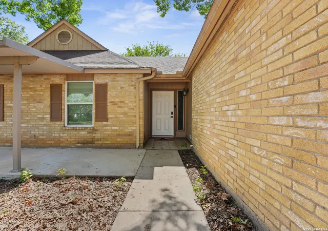 Photo 4 of Single family home for sale at 2721 Cedar Ln, Schertz, TX 78154 | MLS# 2014145 | Listing updated on 2026-09-26