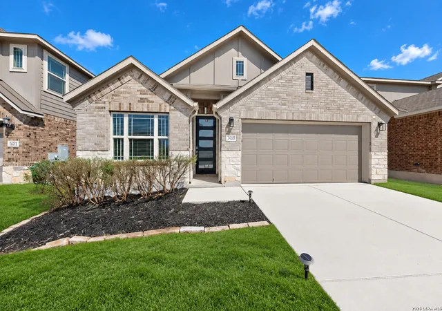 Photo 3 of Single family home for sale at 1620 Stone House, New Braunfels, TX 78132 | MLS# 2014166 | Listing updated on 2026-10-28