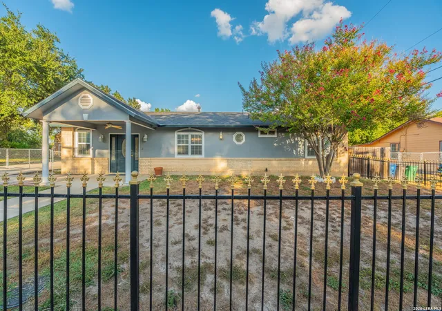 Photo 1 of Single family home for sale at 8206 Forsen Dr, San Antonio, TX 78224 | MLS# 2014168 | Listing updated on 2026-09-19