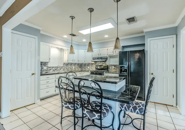 Photo 3 of Single family home for sale at 8206 Forsen Dr, San Antonio, TX 78224 | MLS# 2014168 | Listing updated on 2026-09-19