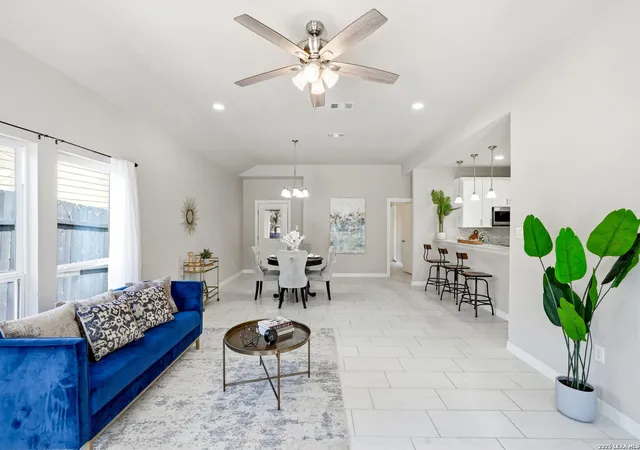 Photo 3 of Single family home for sale at 1224 Blueridge Dr, Canyon Lake, TX 78133 | MLS# 2014174 | Listing updated on 2026-10-09