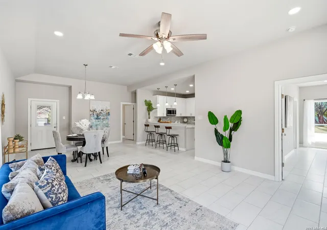 Photo 3 of Single family home for sale at 1224 Blueridge Dr, Canyon Lake, TX 78133 | MLS# 2014174 | Listing updated on 2026-10-09