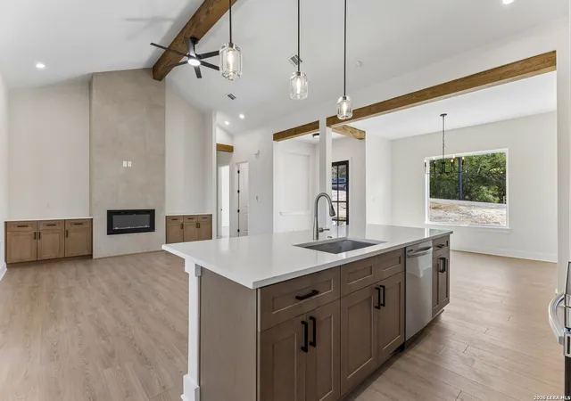 Photo 4 of Single family home for sale at 265 Magnolia Mdw, Canyon Lake, TX 78133 | MLS# 2014188 | Listing updated on 2026-09-09