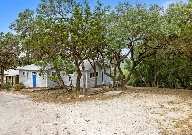 Photo 2 of Single family home for sale at 17807 Hilltop Dr, Helotes, TX 78023 | MLS# 2014202 | Listing updated on 2026-09-20