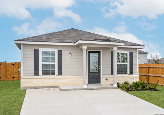 Photo 2 of Single family home for sale at 4511 Caracara Ct, San Antonio, TX 78223 | MLS# 2014227 | Listing updated on 2026-09-15