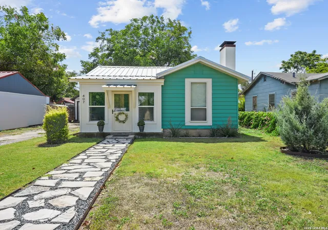 Photo 1 of Single family home for sale at 407 Lucille St, Kerrville, TX 78028 | MLS# 2014230 | Listing updated on 2026-09-15