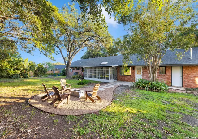 Photo 3 of Single family home for sale at 127 Highview Dr, San Antonio, TX 78228 | MLS# 2014231 | Listing updated on 2026-09-16