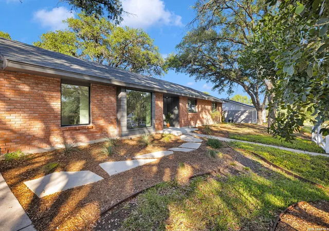 Photo 4 of Single family home for sale at 127 Highview Dr, San Antonio, TX 78228 | MLS# 2014231 | Listing updated on 2026-09-18