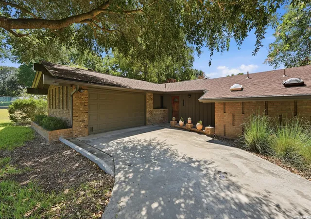 Photo 2 of Sale Pending at 127 Fair Winds, Mc Queeney, TX 78123 | MLS# 2014245 | Listing updated on 2026-09-09