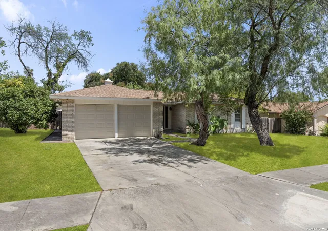 Photo 2 of Single family home for sale at 6707 Cherryleaf St, Leon Valley, TX 78238 | MLS# 2014263 | Listing updated on 2026-09-17