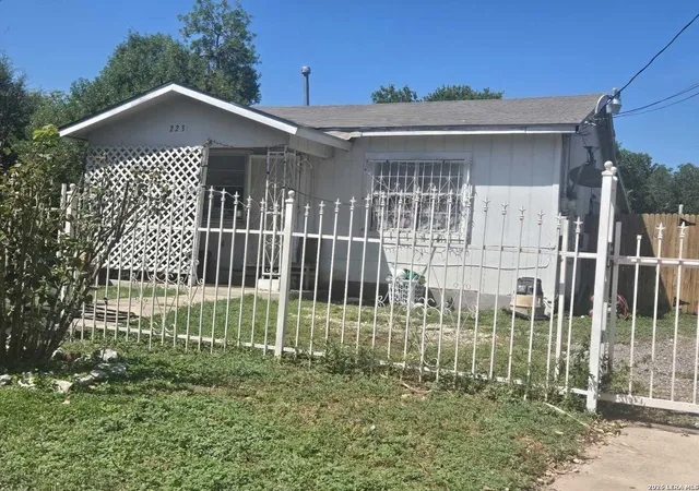 Photo 2 of Single family home for sale at 223 Prosperity Dr, San Antonio, TX 78237 | MLS# 2014264 | Listing updated on 2026-09-15