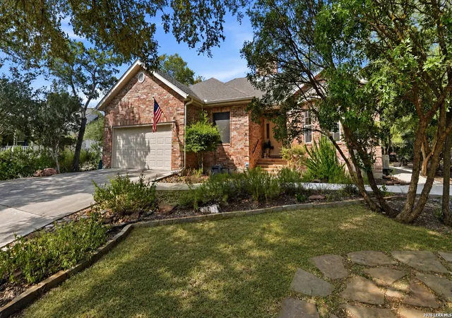 Photo 4 of Single family home for sale at 632 Mission View Ct, New Braunfels, TX 78130 | MLS# 2014277 | Listing updated on 2026-09-15