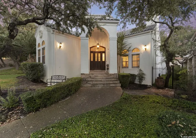 Photo 3 of Single family home for sale at 4 Waterford Gln, San Antonio, TX 78257 | MLS# 2014285 | Listing updated on 2026-09-25