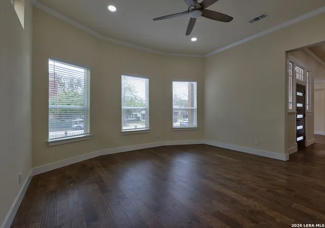 Photo 4 of Single family home for sale at 507 W Mistletoe Ave, San Antonio, TX 78212 | MLS# 2014306 | Listing updated on 2026-09-15
