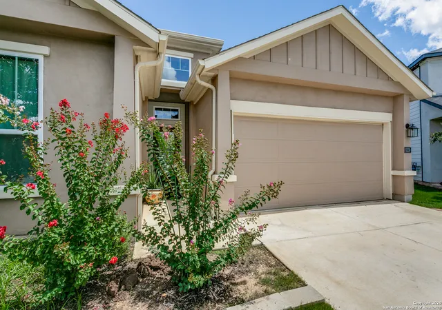 Photo 2 of Sale Pending at 8359 Sunrise Gln, Schertz, TX 78154 | MLS# 2014313 | Listing updated on 2026-09-26