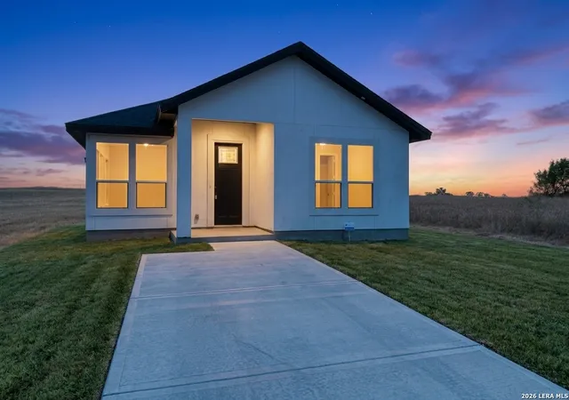 Photo 1 of Single family home for sale at 124 Camino Verde Ct, La Vernia, TX 78121 | MLS# 2014320 | Listing updated on 2026-09-04