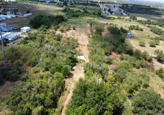 Land for sale at 119 Alfredo Ln, Floresville, TX 78114 | MLS# 2014328