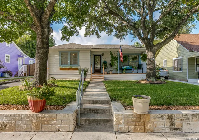 Photo 2 of Single family home for sale at 2218 W Magnolia Ave, San Antonio, TX 78201 | MLS# 2014333 | Listing updated on 2026-09-24