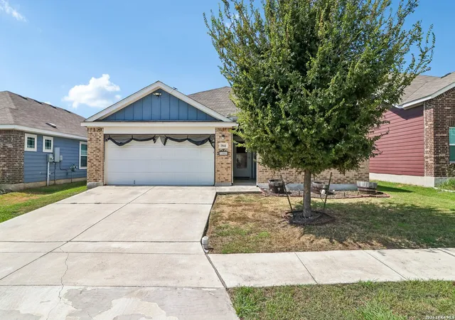Photo 1 of Single family home for sale at 3944 Legend Mdws, New Braunfels, TX 78130 | MLS# 2014334 | Listing updated on 2026-09-15