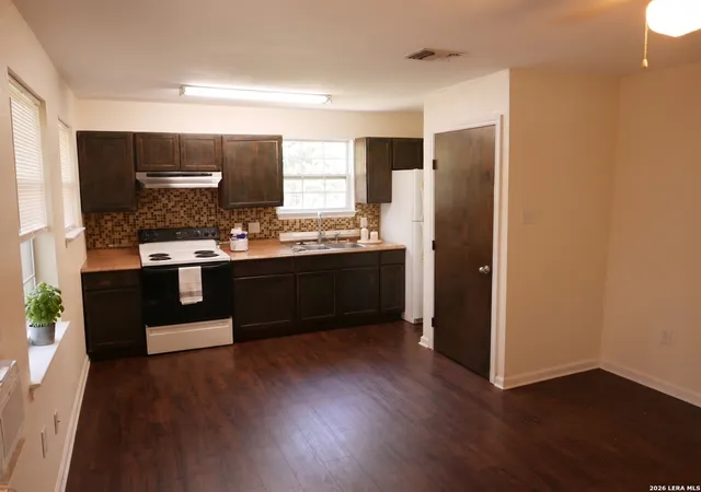 Photo 3 of Multi family home for sale at 401 Dora St, San Antonio, TX 78212 | MLS# 2014347 | Listing updated on 2026-09-15