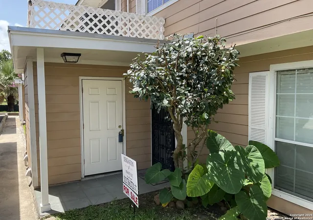 Photo 1 of Condo for sale at 7322 Oak Manor #36, San Antonio, TX 78229 | MLS# 2014392 | Listing updated on 2026-09-15