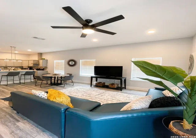 Photo 3 of Single family home for sale at 404 S Olive, San Antonio, TX 78203 | MLS# 2014408 | Listing updated on 2026-09-15