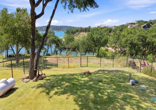 Photo 4 of Single family home for sale at 174 Edge Hl Dr, Canyon Lake, TX 78133 | MLS# 2014440 | Listing updated on 2026-09-15