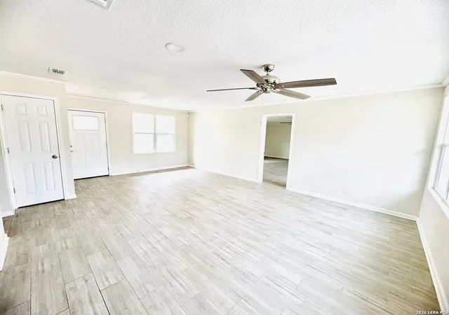 Photo 3 of Single family home for sale at 25 Sunrise Dr, Pleasanton, TX 78064 | MLS# 2014456 | Listing updated on 2026-10-07