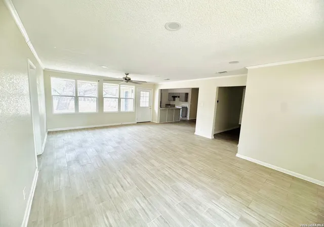 Photo 3 of Single family home for sale at 25 Sunrise Dr, Pleasanton, TX 78064 | MLS# 2014456 | Listing updated on 2026-10-07