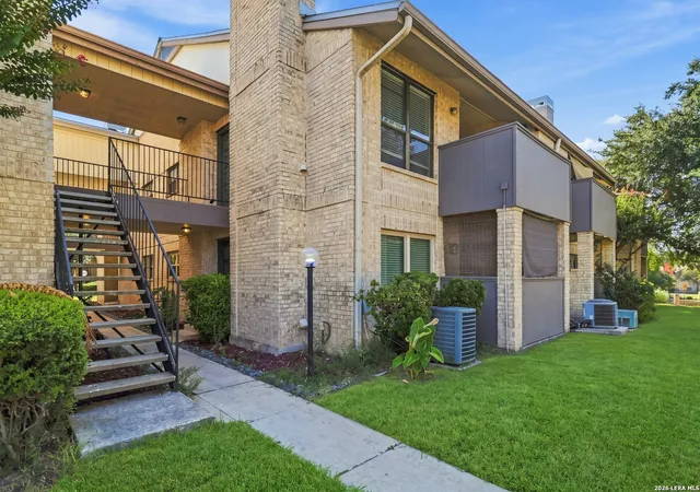 Condo for sale at 11843 Braesview #114, San Antonio, TX 78213 | MLS# 2014469