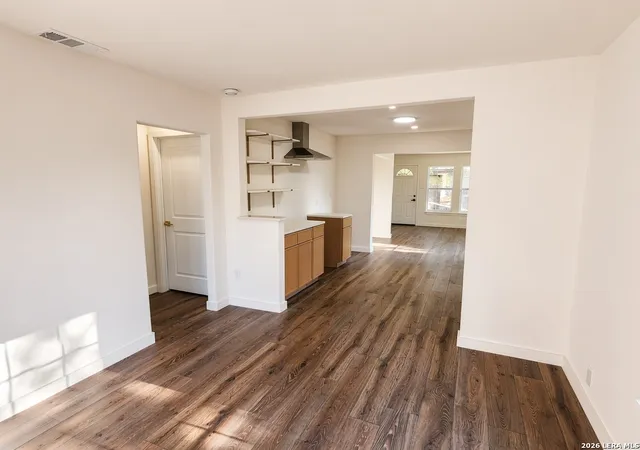 Photo 1 of Single family home for sale at 2122 Hicks Ave, San Antonio, TX 78210 | MLS# 2014471 | Listing updated on 2026-09-15
