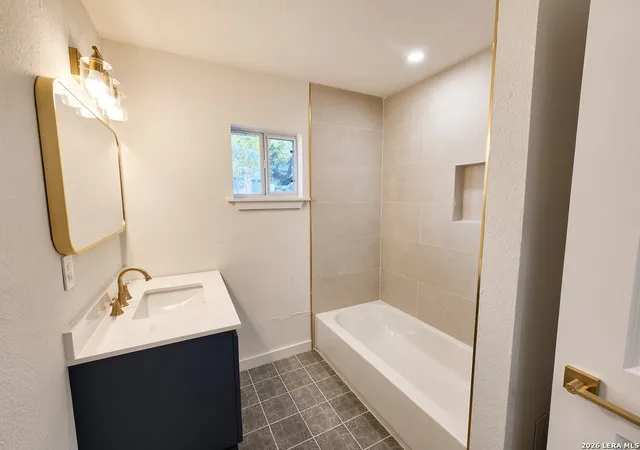 Photo 4 of Single family home for sale at 2122 Hicks Ave, San Antonio, TX 78210 | MLS# 2014471 | Listing updated on 2026-09-15