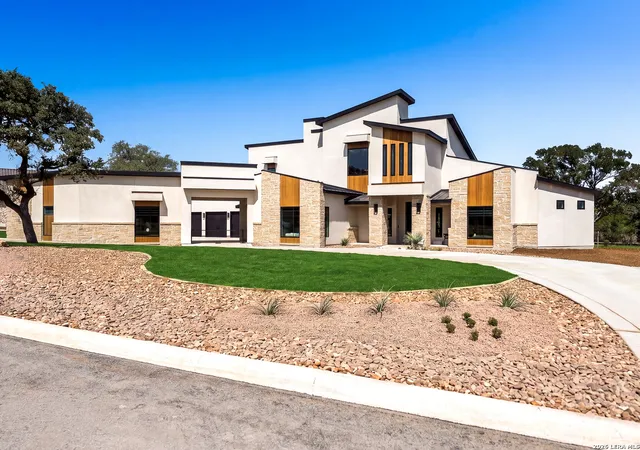 Photo 1 of Single family home for sale at 85 Ranch Hts, Boerne, TX 78015 | MLS# 2014479 | Listing updated on 2026-10-07