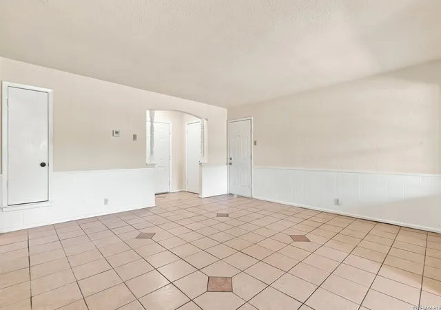 Photo 3 of Sale Pending at 329 Vine, San Antonio, TX 78210 | MLS# 2014484 | Listing updated on 2026-09-14
