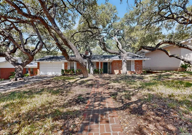 Photo 4 of Single family home for sale at 10911 Janet Lee Dr, San Antonio, TX 78230 | MLS# 2014486 | Listing updated on 2026-09-16